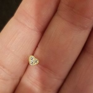 14kt heart nose stud